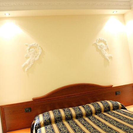 Guest House Galaxy Rome Bagian luar foto