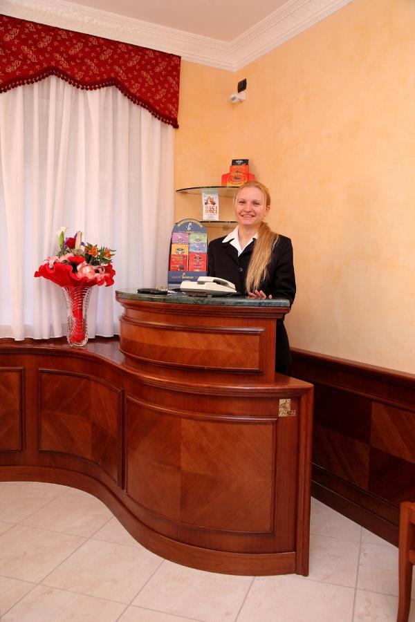 Guest House Galaxy Rome Bagian luar foto
